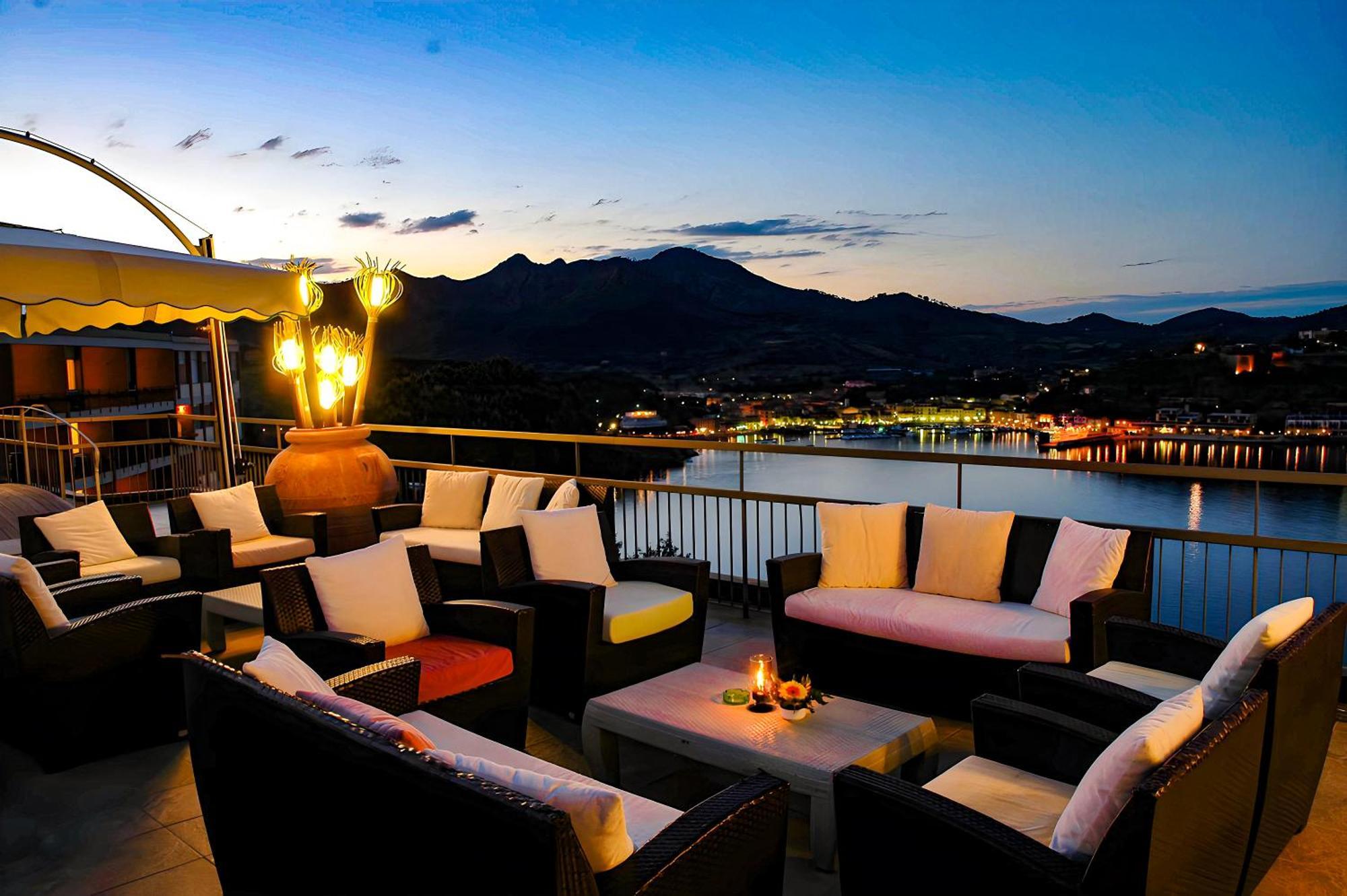 Hotiday Room Collection - Porto Azzurro Capoliveri  Eksteriør bilde